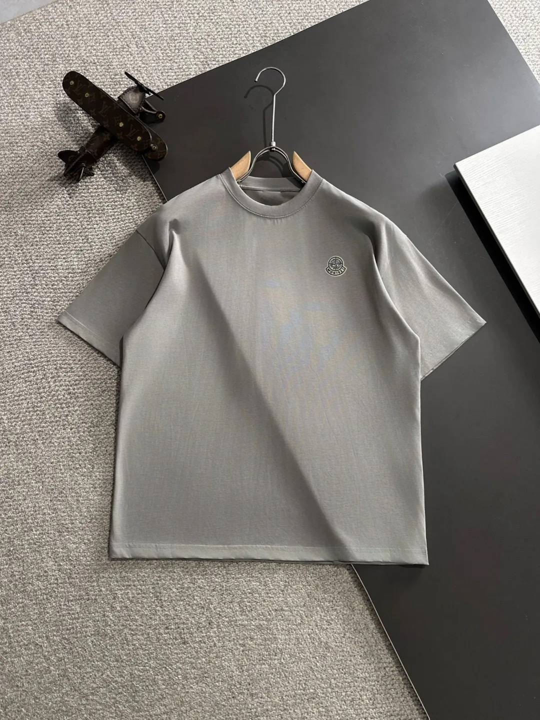 Next day shipping P460 Stone lsland/stone island high quality 2025 spring and summer new casual heavy industry suit exclusively developed by yb! High quality production! Imported custom-made fabrics for foreign orders, with high breathability and comfort, impeccable details, brand element design concept, delicate and soft feel! It presents a casual cut and the upper body shape is great! On sale simultaneously on the official website! From a high-end men's positioning brand, the low-key luxury taste is irresistible! Exquisite workmanship and impeccable quality! The overall style is simple, fashionable and timeless, fully meeting the requirements of stylish and tasteful dressing! Size: S-XXL